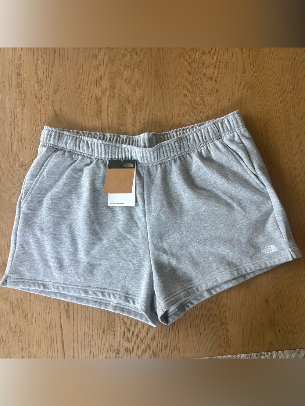 NWT The North Face Half Dome Shorts Women’s XXL Light Grey Heather Fleece